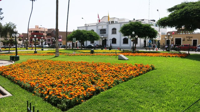 plaza armas surco lima peru 2