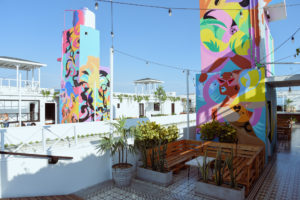 The spacious and open rooftop setting at Rooftop Fugaz, a great venue for live music