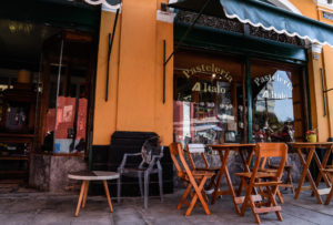 Street view of Pasteleria Italo